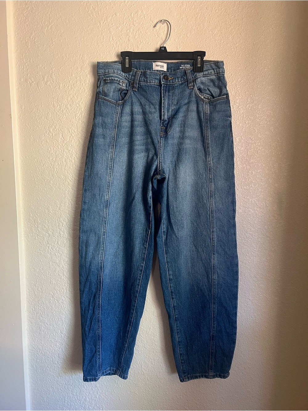 Kensie Cropped Barrel Jeans